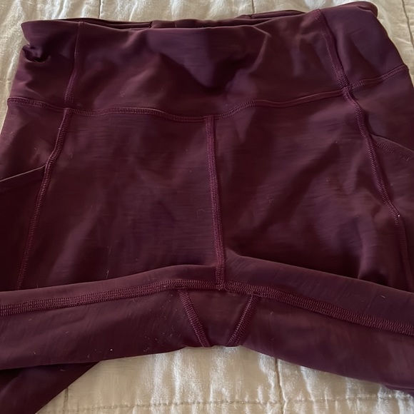 Lululemon deep burgundy leggings with pockets size 6 - Picture 2 of 4
